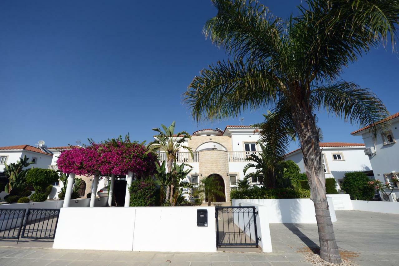 Karythia Villa Pyla Luaran gambar