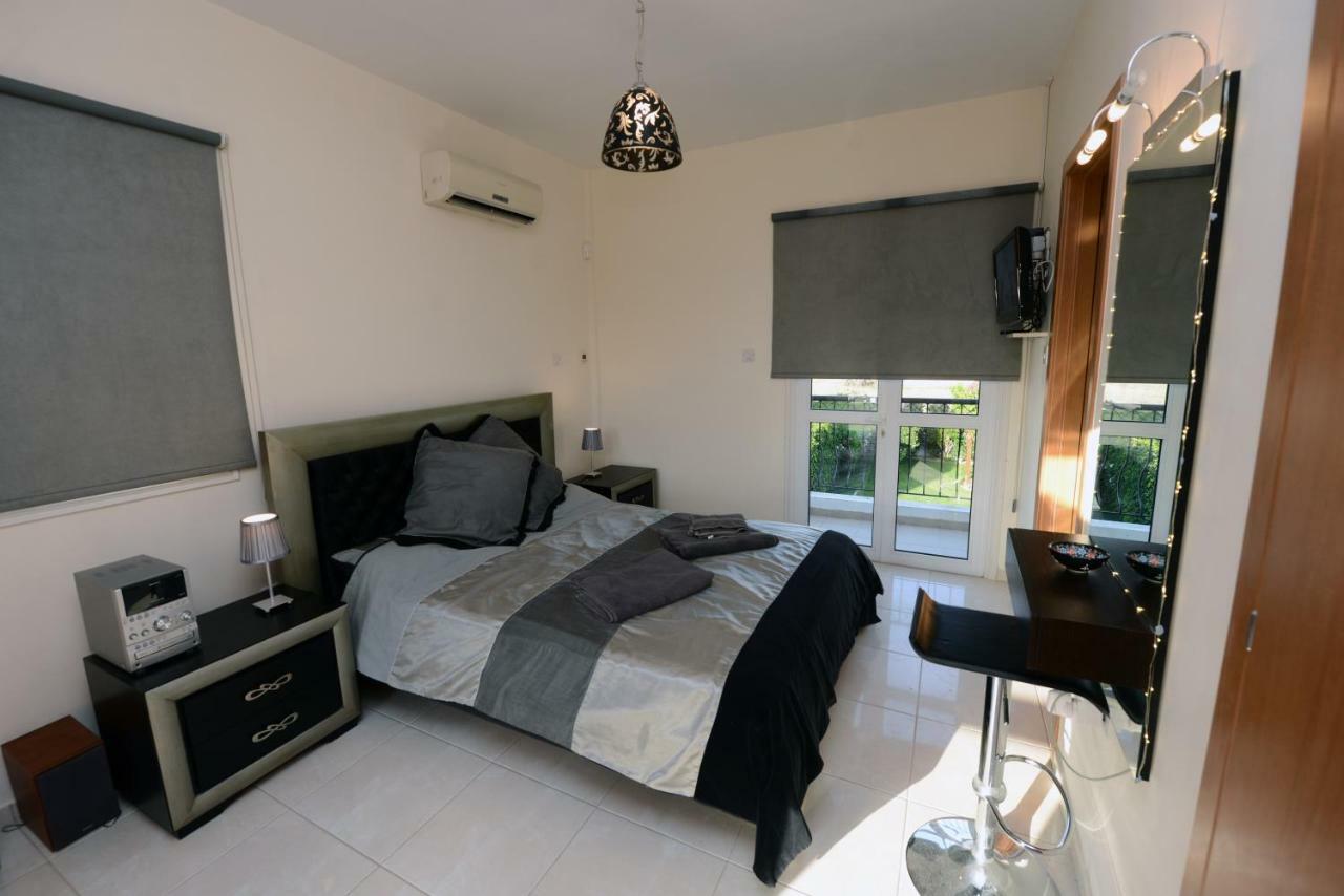 Karythia Villa Pyla Luaran gambar