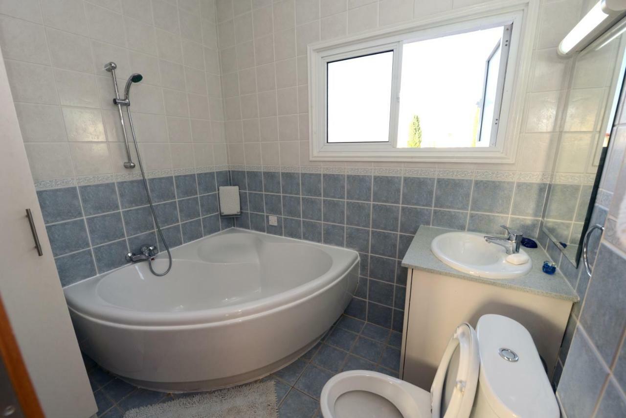 Karythia Villa Pyla Luaran gambar