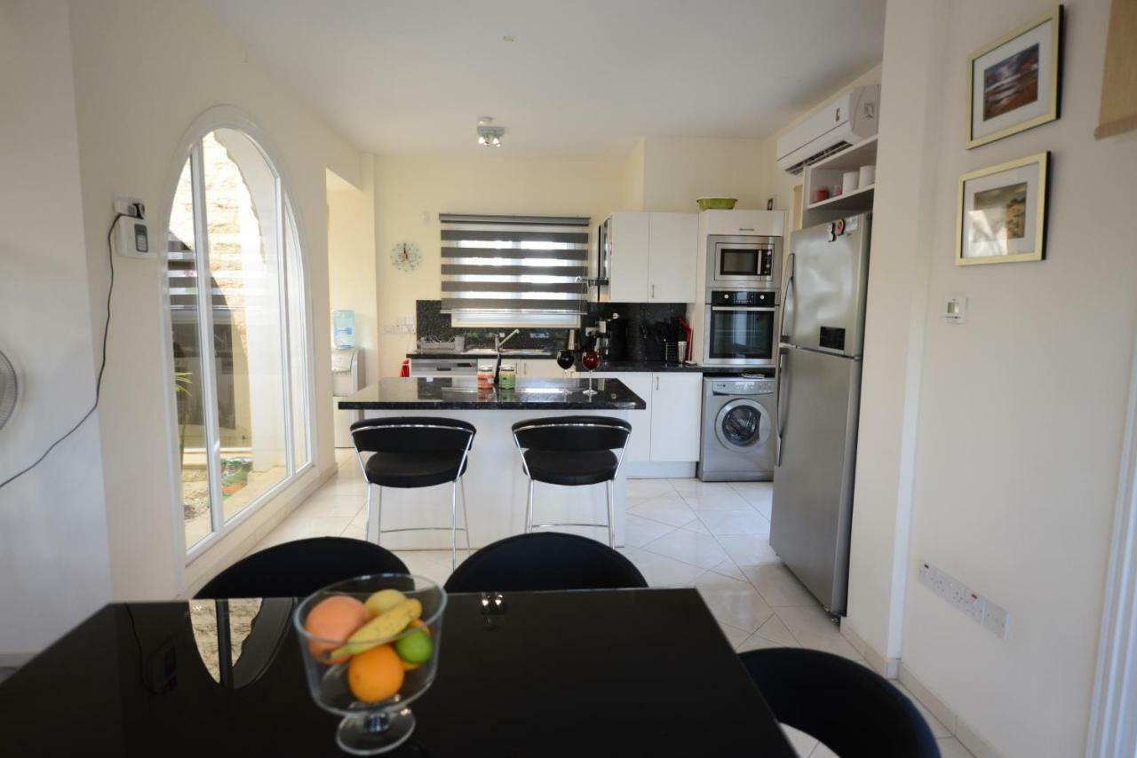Karythia Villa Pyla Luaran gambar