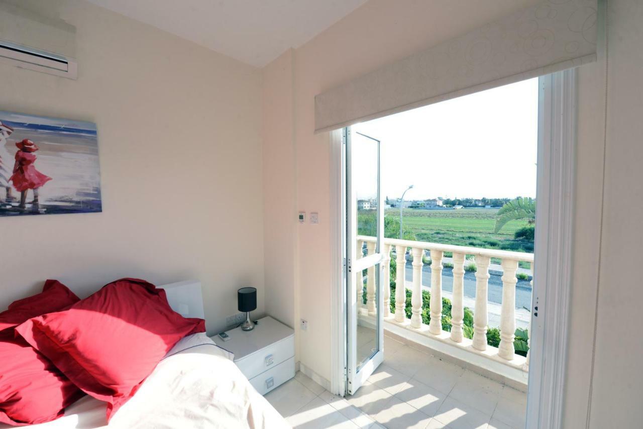 Karythia Villa Pyla Luaran gambar