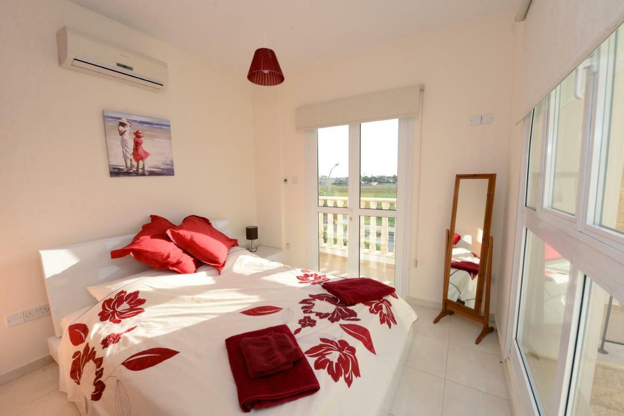 Karythia Villa Pyla Luaran gambar