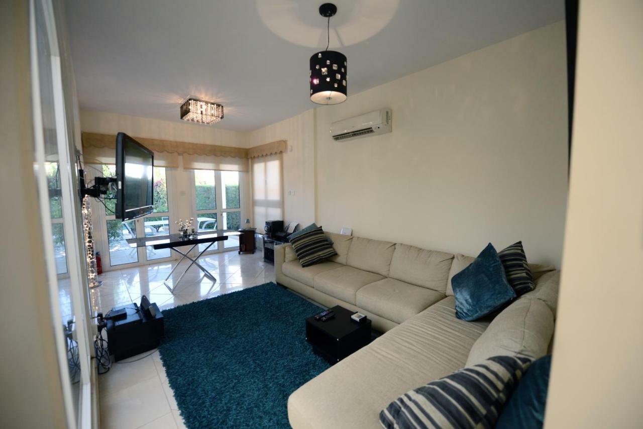 Karythia Villa Pyla Luaran gambar